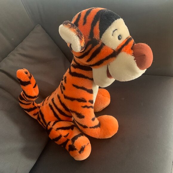 21 inch Tigger Plush from Walt Disney World - Picture 5 of 5
